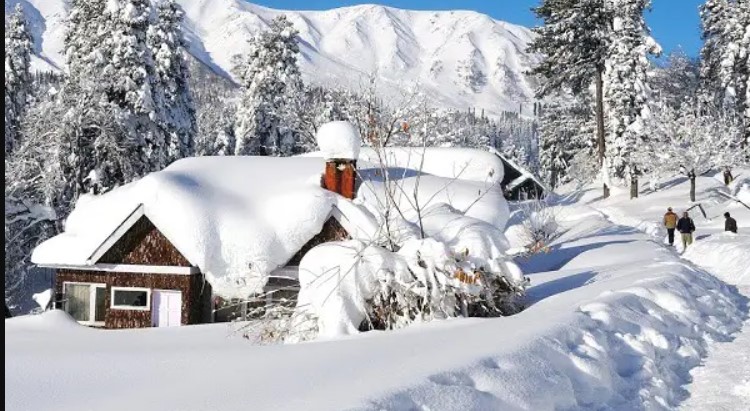 Kashmir is Famous For Tourism